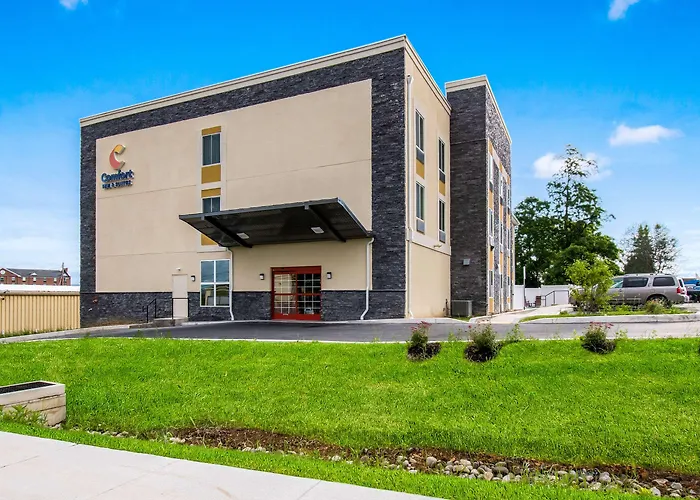 Comfort Inn & Suites Harrisburg - Hershey West