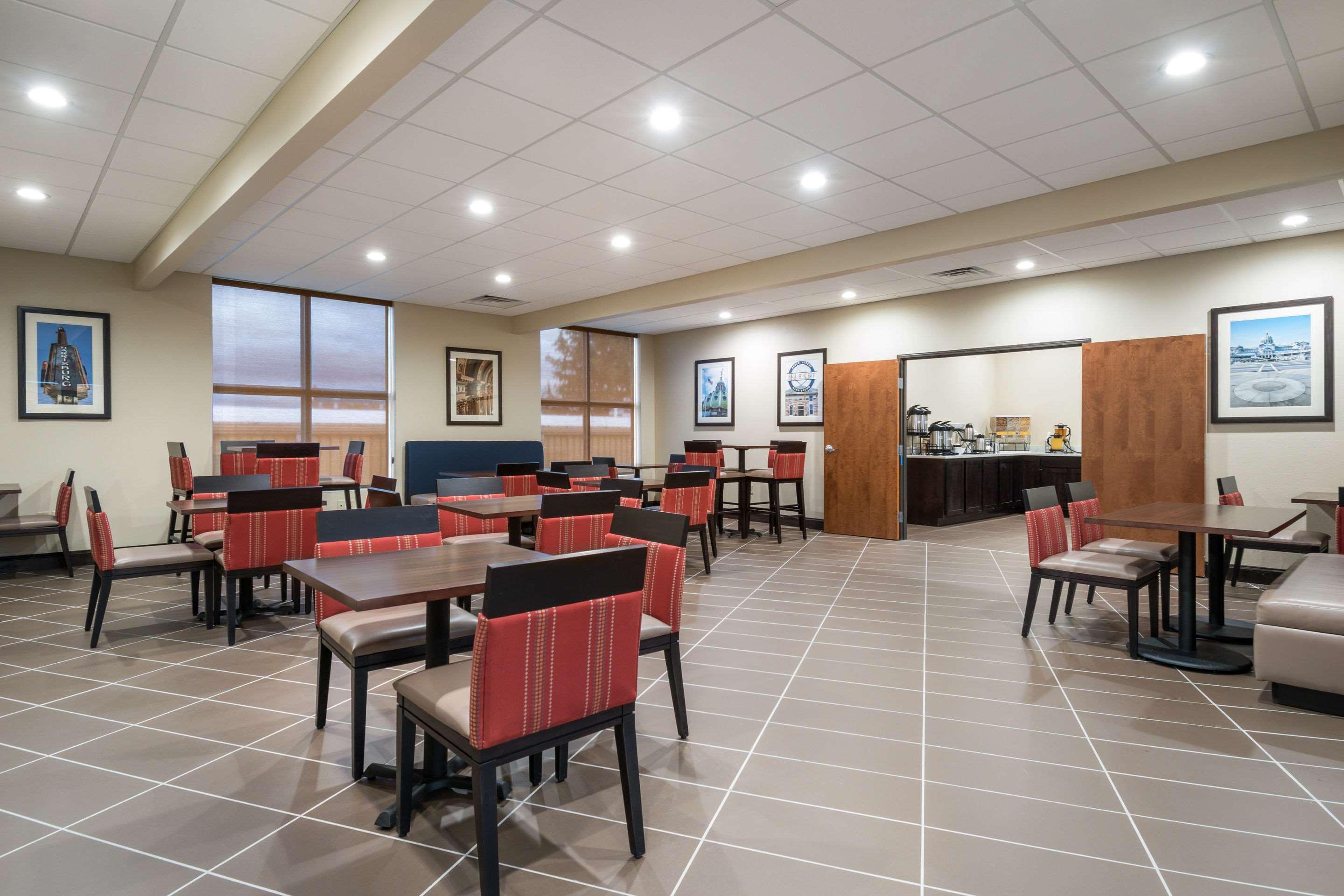 Hotel Comfort & - Hershey West